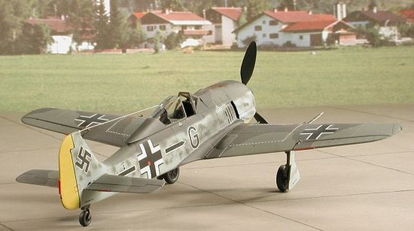 custom mô hình máy bay Focke-Wulf Fw190 A-3 1/72 Tamiya 60766