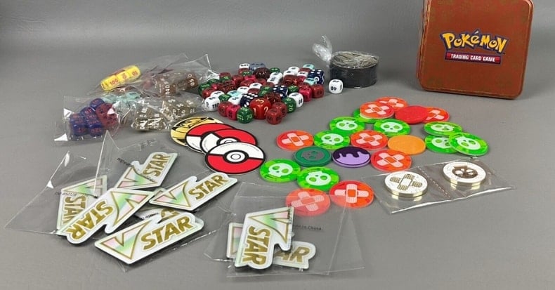 Phụ kiện cần thiết để chơi bài Pokemon TCG Trading Card Game