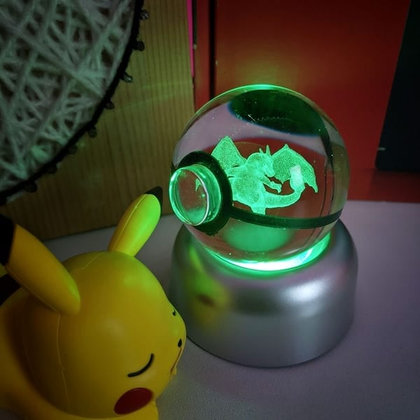 Đèn LED RGB trang trí hình bóng Poke Ball Pokemon Charizard