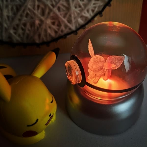 Đèn LED RGB trang trí hình bóng Poke Ball Pokemon Eevee