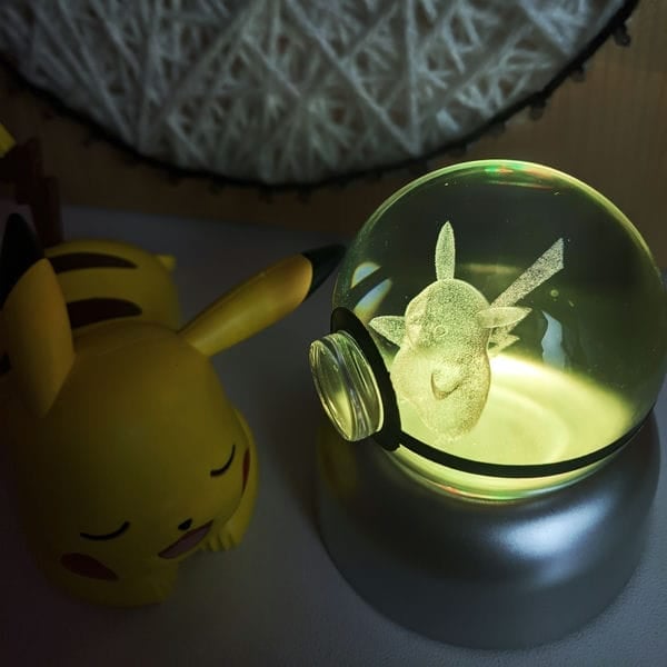 Đèn LED RGB trang trí hình bóng Poke Ball Pokemon Pikachu