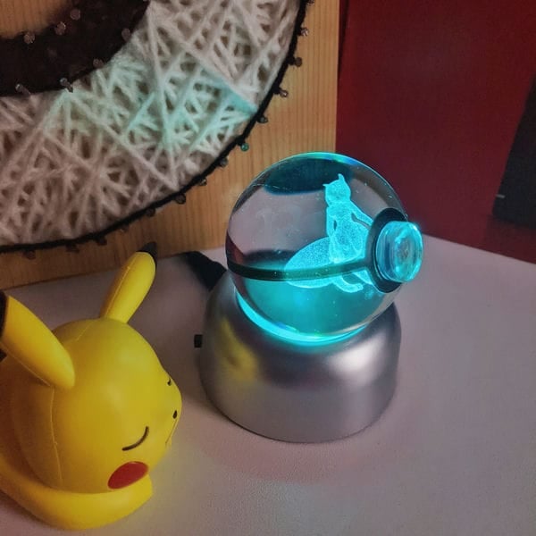 Đèn LED RGB trang trí hình quả cầu PokeBall Pokemon Mewtwo