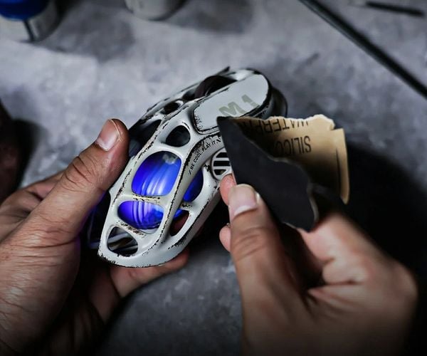 Chuột không dây Gaming GravaStar Mercury M1 Pro Battle Worn Edition Silver Mist chính hãng trọng lượng cảm biến chính xác nhạy bén