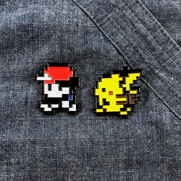 Quà tặng sinh nhật lưu niệm cho fan Pokemon Set huy hiệu cài áo Pokemon Trainer & Pikachu Pixel