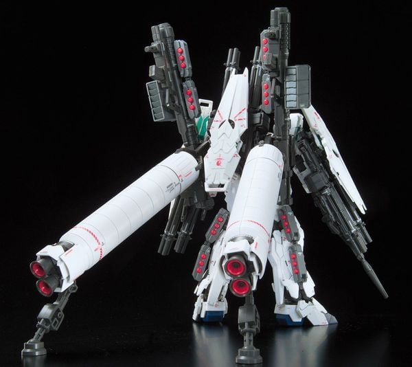 figure Full Armor Unicorn Gundam RG bandai