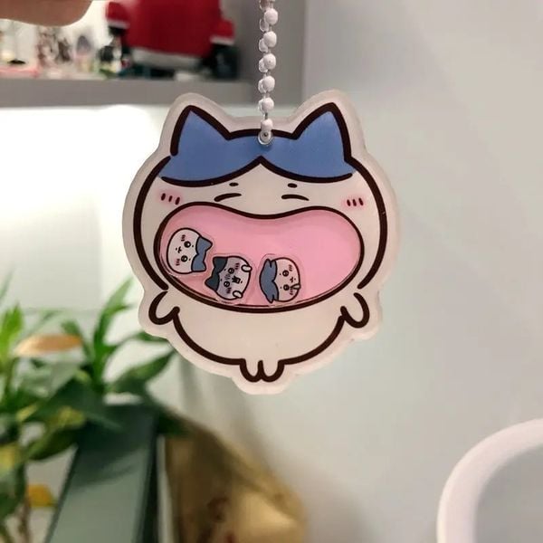 Móc khóa acrylic lắc Chiikawa miệng rộng là lựa chọn hoàn hảo để trang trí hoặc làm quà lưu niệm ý nghĩa