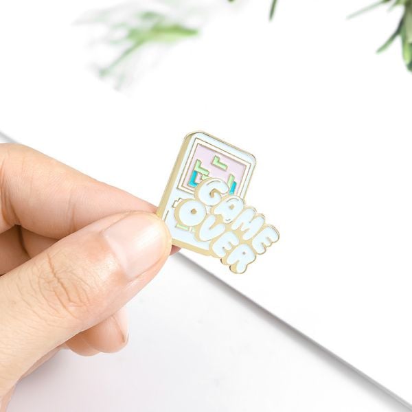 Ghim đính áo Huy hiệu cài áo máy game cách điệu màu Pastel