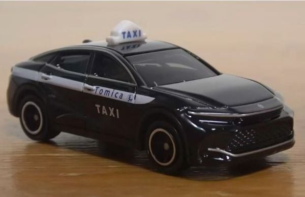 Xe mô hình Tomica Event 14 Toyota Crown Crossover mua ngay tại website nShop