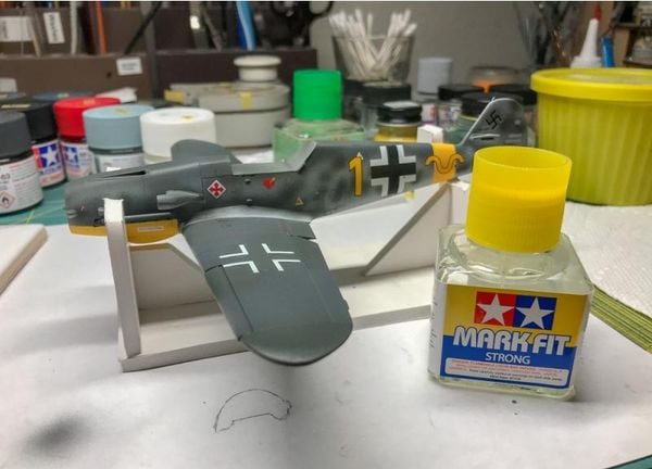 Keo dán decal nước mô hình Tamiya Mark Fit Strong - 87135 dung dịch hỗ trợ giúp mô hình đẹp hơn