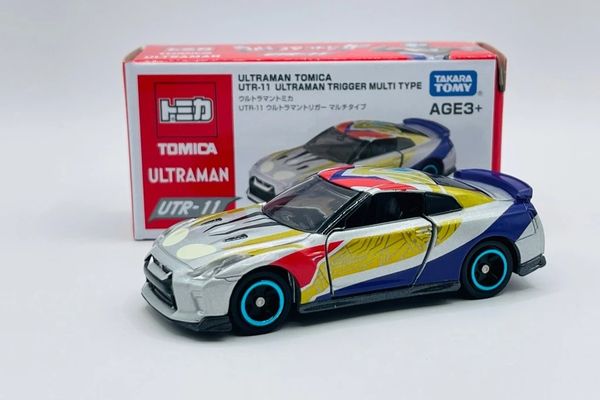 unbox xe đồ chơi Tomica UTR-11 Ultraman Trigger đẹp mắt thiết kế chân thực ấn tượng