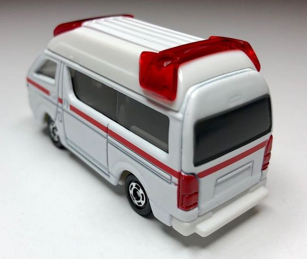 Cửa hàng chuyên bán Đồ chơi mô hình xe Tomica No. 79 Toyota Himedic Ambulance màu đỏ đẹp mắt xe cứu thương chi tiết cao cấp chính hãng giá rẻ có giao hàng mua làm quà tặng