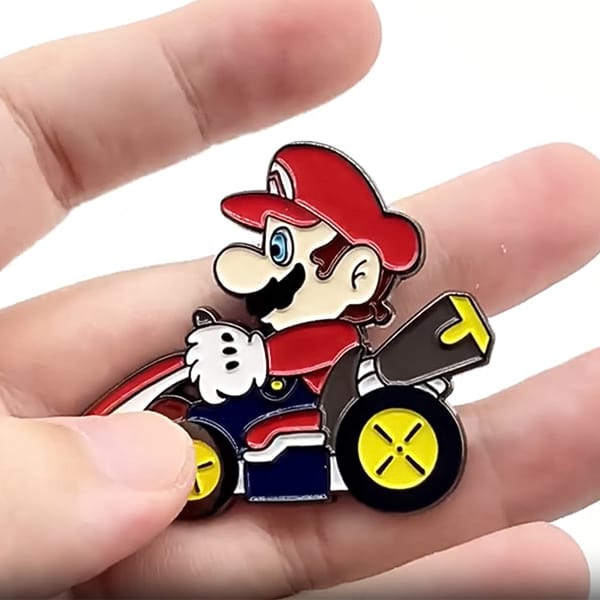 Huy hiệu đính áo trang trí hình game Mario Kart