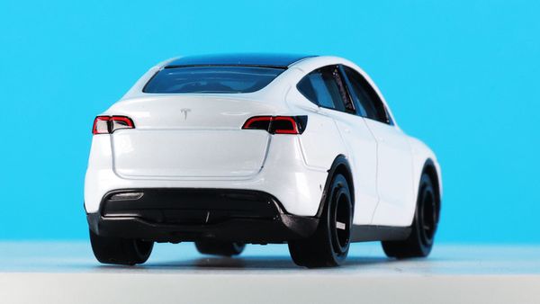 Tomica No. 28 Tesla Model Y Special First Edition thiết kế tinh xảo, tôn vinh vẻ đẹp của chiếc xe thật