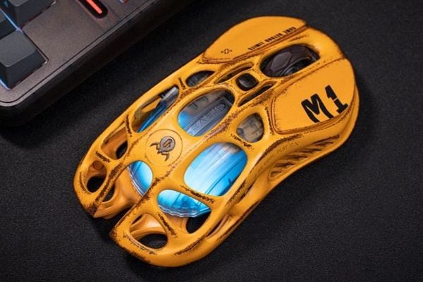 Chuột không dây Gaming GravaStar Mercury M1 Pro Battle Worn Edition Yellow chính hãng thiết kế độc đáo chất lượng tốt trải nghiệm chơi game làm việc tuyệt vời