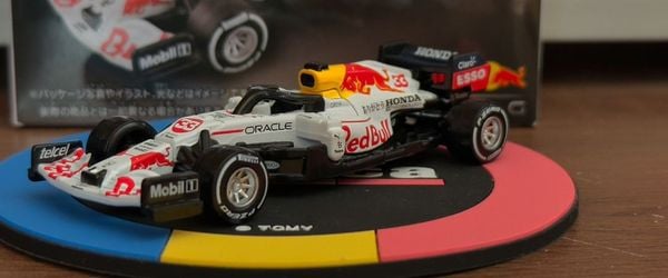 Đồ chơi mô hình Xe Tomica Premium Racing Red Bull Racing Honda RB16B No. 33 Arigato màu sơn thiết kế đẹp mắt tặng dịp sinh nhật kỷ niệm dịp đặc biệt