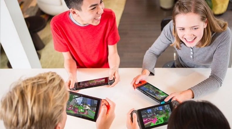 Khi thu nhập đã ổn định thì hãy xem nhẹ việc mua sắm, mua Nintendo Switch hay PS5 chỉ là thiết bị giải trí tiện ích trong gia đình mà thôi!