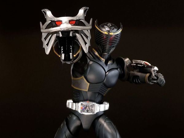 Kamen Rider Masked Rider Ryuga Figure-rise Standard