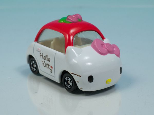 Mô hình Dream Tomica No. 152 Hello Kitty đẹp mắt thích hợp trưng bày kệ sách góc học tập bàn làm việc