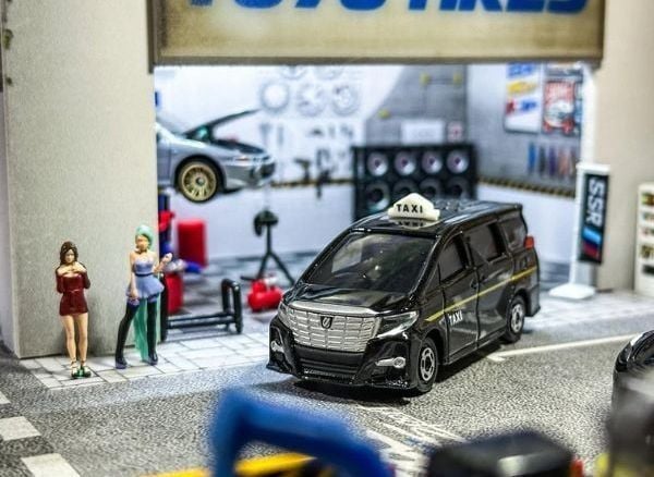 Mô hình xe Tomica No. 54 Toyota Alphard Taxi mua ngay tại nShop