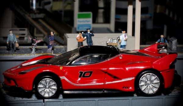 Cửa hàng đồ chơi bán xe mô hình Tomica Premium No. 33 Ferrari FXX K chi tiết chân thực đẹp mắt giao nhanh toàn quốc