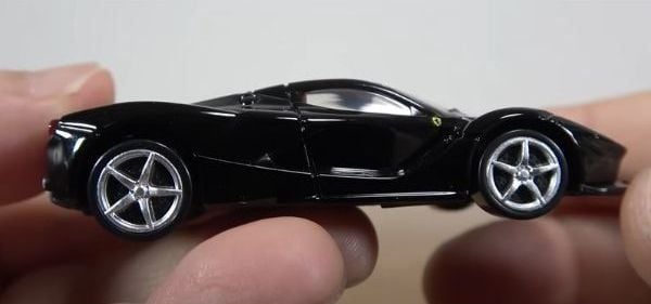 Xe mô hình Tomica Premium 38 La Ferrari Special First Edition mua tại website nShop