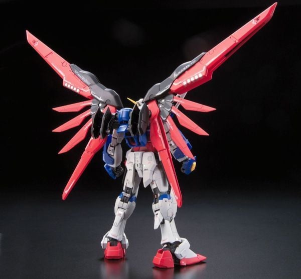 mô hình Destiny Gundam RG