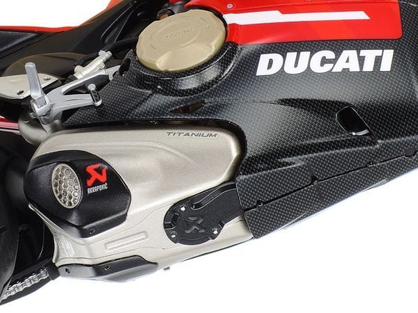 mô hình xe mô tô Ducati Superleggera V4 1/12 Tamiya 14140 thật