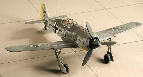 mô hình máy bay Focke-Wulf Fw190 A-3 1/72 Tamiya 60766 chất lượng cao