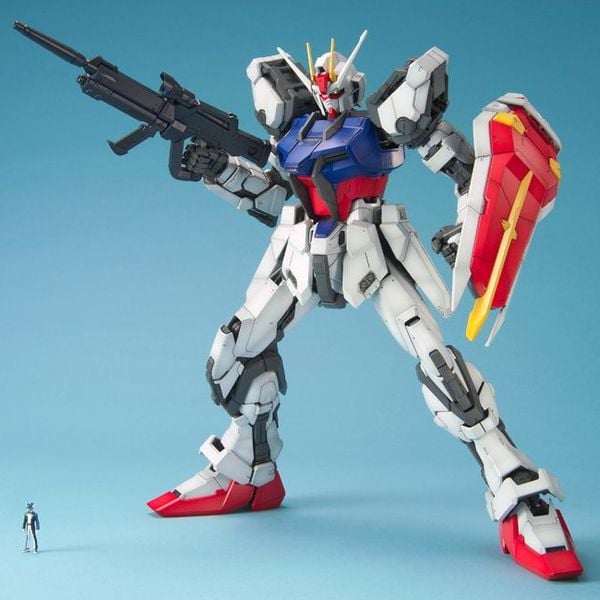 mô hình Strike Gundam PG