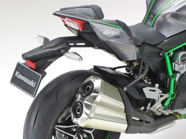 mô hình xe đua Kawasaki Ninja H2 Carbon 1-12 Tamiya 14136 Nhật Bản