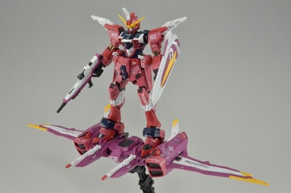 mua Justice Gundam RG tại Việt Nam