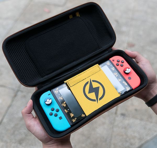 mua phụ kiện bóp đựng Nintendo Switch Pikachu Edition