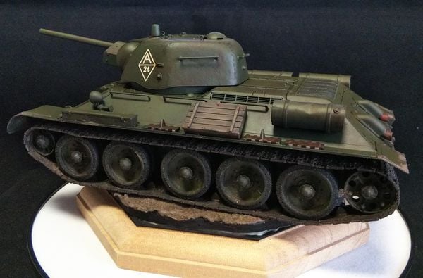 Mô hình quân sự Russian T3476 Tank ChTZ Version 1943 1-35 Production Tamiya 35149