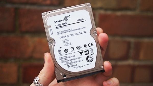 Upgrade the hard drive capacity of the PS4 game machine