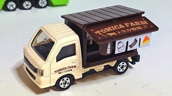 Đồ chơi mô hình xe Welcome Tomica Farm Truck Set xe tải bán hàng trang trại màu nâu đẹp mắt chất lượng tốt giá rẻ mua làm quà tặng trang trí trưng bày