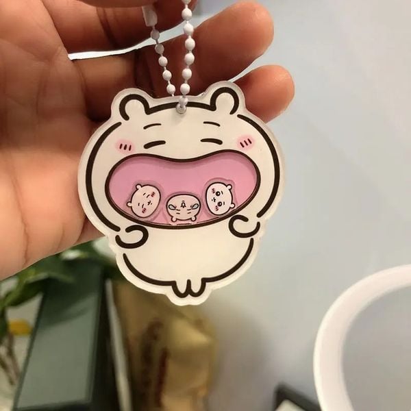 Móc khóa acrylic lắc Chiikawa miệng rộng in hình nhân vật anime sống động độc đáo, dễ dàng mang theo mọi nơi