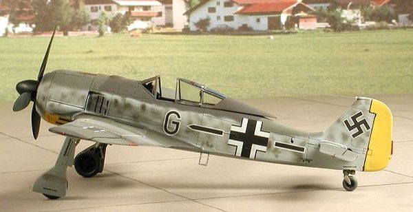 đánh giá mô hình máy bay Focke-Wulf Fw190 A-3 1/72 Tamiya 60766 đẹp nhất
