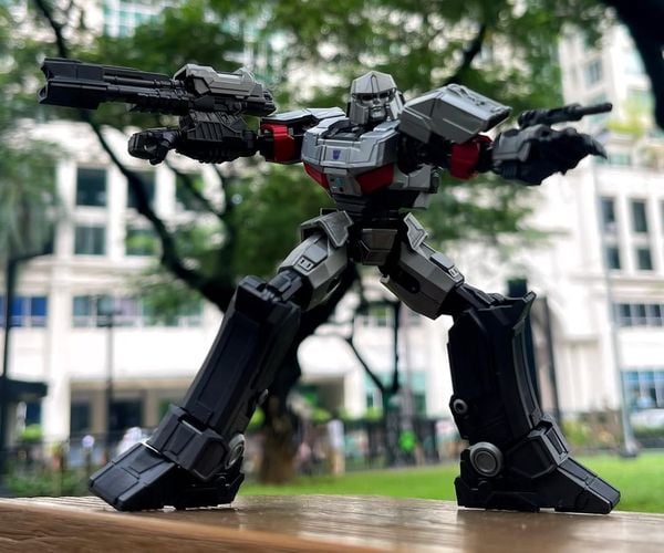Transformers Classic Class 12 ONE Megatron Model Kit Blokees 71162 mô hình lắp ráp chính hãng part nhựa màu đẹp khớp cử động linh hoạt mượt mà