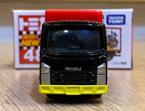 Shop chuyên bán Đồ chơi mô hình xe Tomica No. 48 Isuzu Elf Mickey & Friends Truck xe tải chở hàng màu đỏ đen đẹp mắt dễ thương chất lượng tốt chính hãng nhật bản