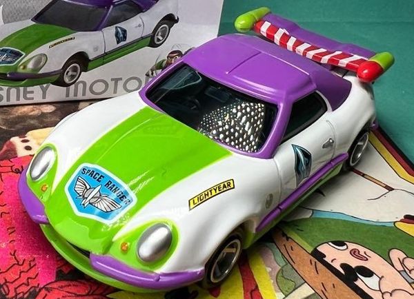 Đồ chơi mô hình xe Dream Tomica DM-03 Disney Gittie-X Buzz Lightyear Sports Car đẹp mắt chất lượng tốt giá rẻ trang trí góc học tập bàn làm việc dùng làm quà tặng sưu tầm