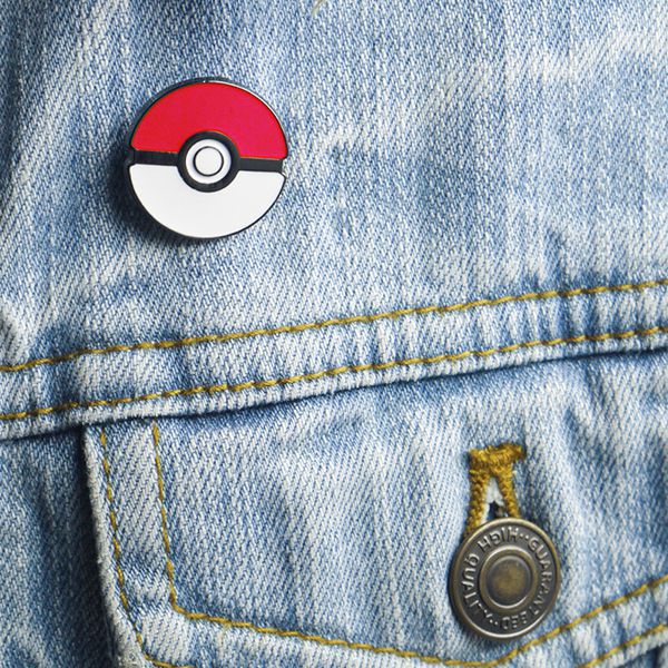Pin cài áo huy hiệu hình bóng Poke Ball Pokemon