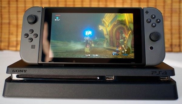 PS4 chung sống một nhà với Nintendo Switch