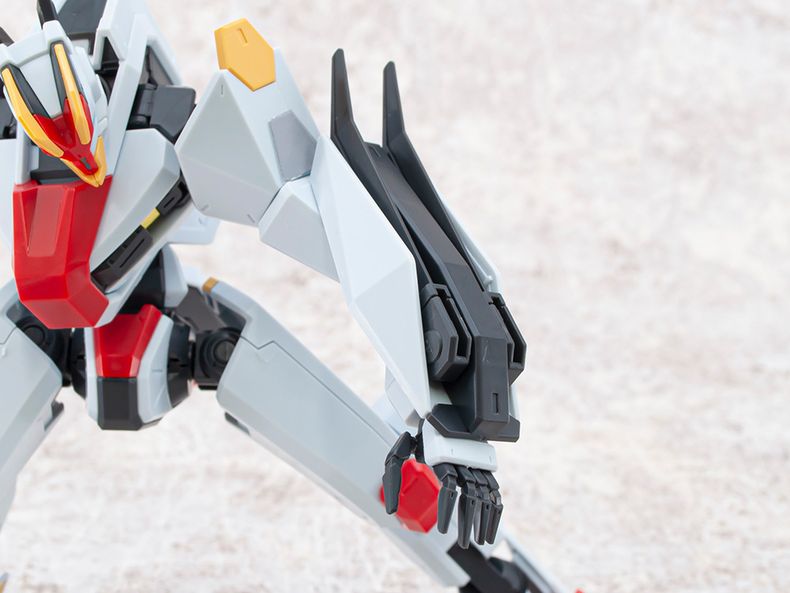 quà tặng robot vũ khí bandai