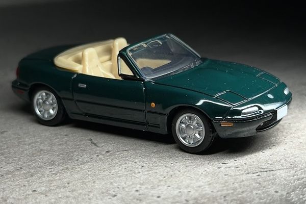 Tomica Premium 14 Mazda Eunos Roadster mô hình xe được thiết kế tinh xảo, tôn vinh vẻ đẹp của chiếc xe thật