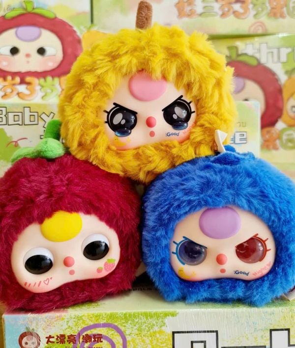 Hộp Mù Baby Three Fruit Orchard Plush RB02 là món đồ chơi số một để làm quà tặng hoặc trang trí bàn làm việc
