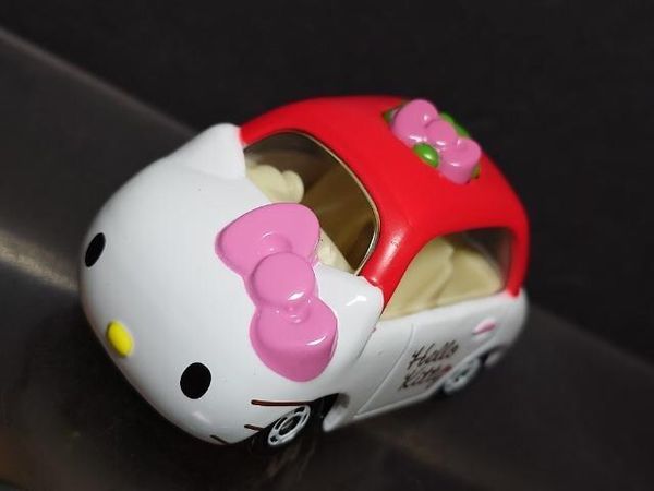 Mua mô hình Dream Tomica No. 152 Hello Kitty xe đồ chơi đẹp mắt làm quà tặng cho bé