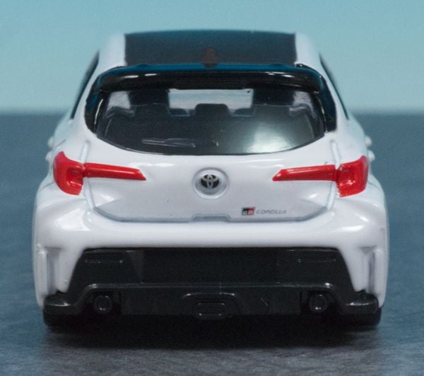 Tomica No. 52 Toyota GR Corolla Morizo Edition xe đồ chơi với thiết kế mô phỏng xe thật, tỉ lệ chuẩn xác