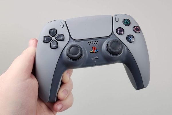 Review Tay cầm PS5 Dualsense 30th Anniversary tay cầm chơi game cao cấp chất lượng tốt