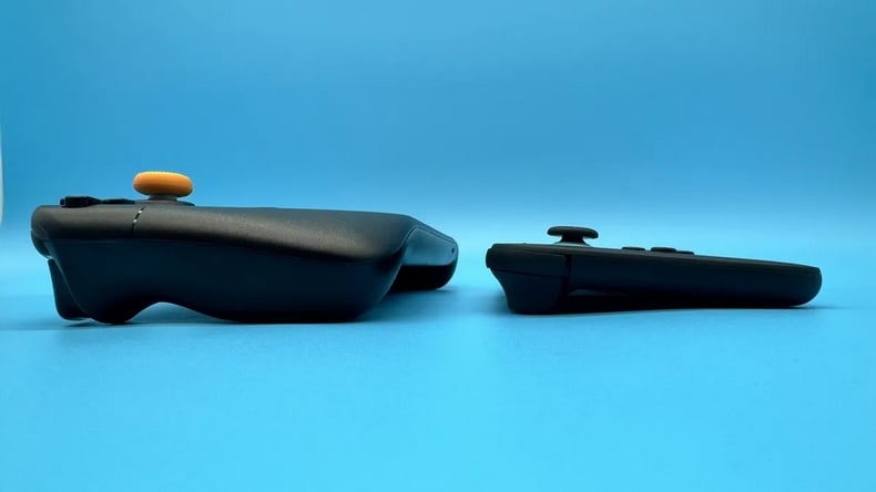 Nintendo Switch 2 vs Steam Deck: Cảm giác khi cầm chơi và hình thức máy thế nào?