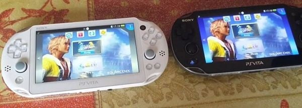 compare PS Vita 1000 and 2000 on screen